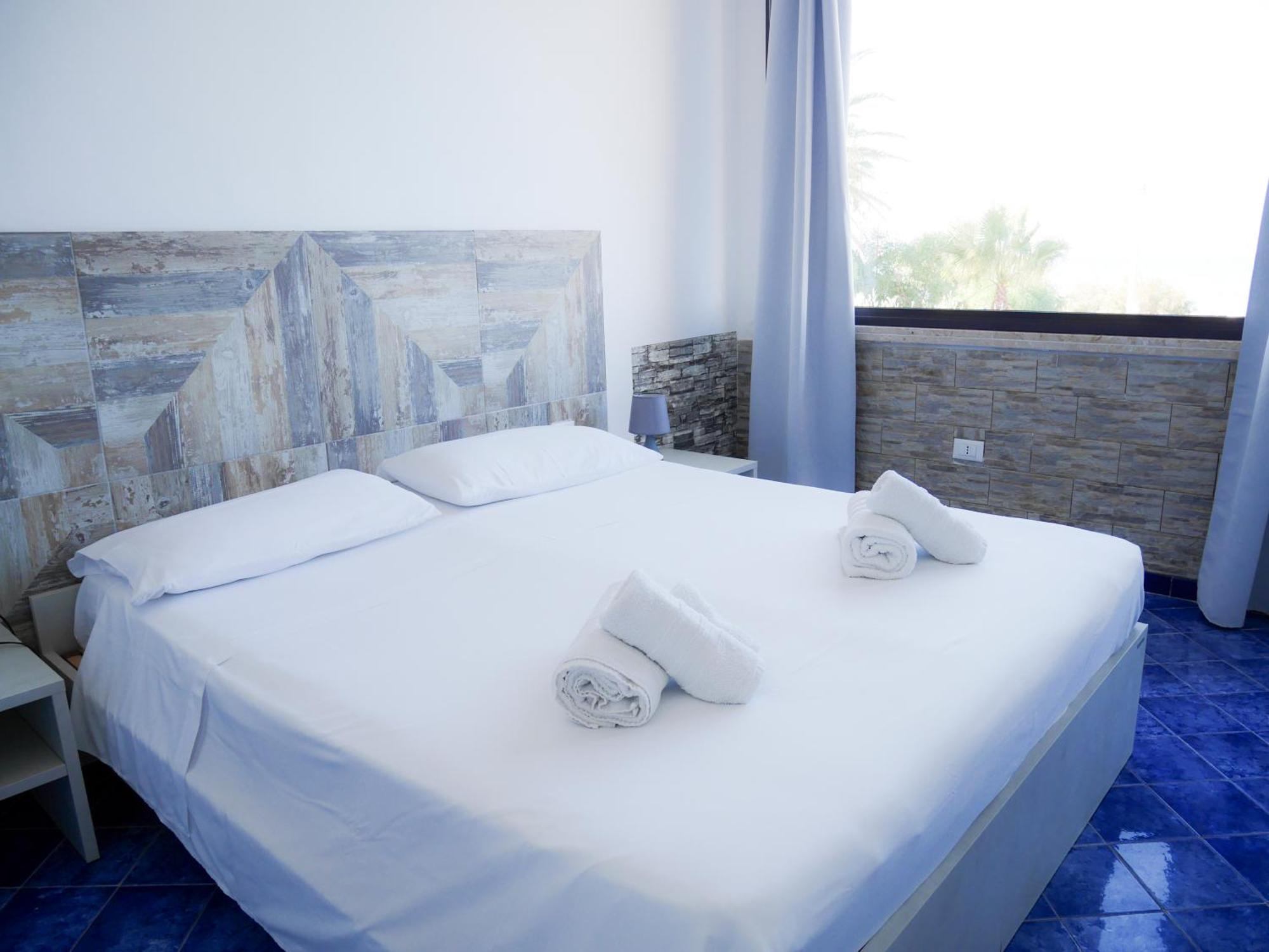 Al Vecchio Pontile B&B Relax Fronte Mare A Marsala Bed & Breakfast